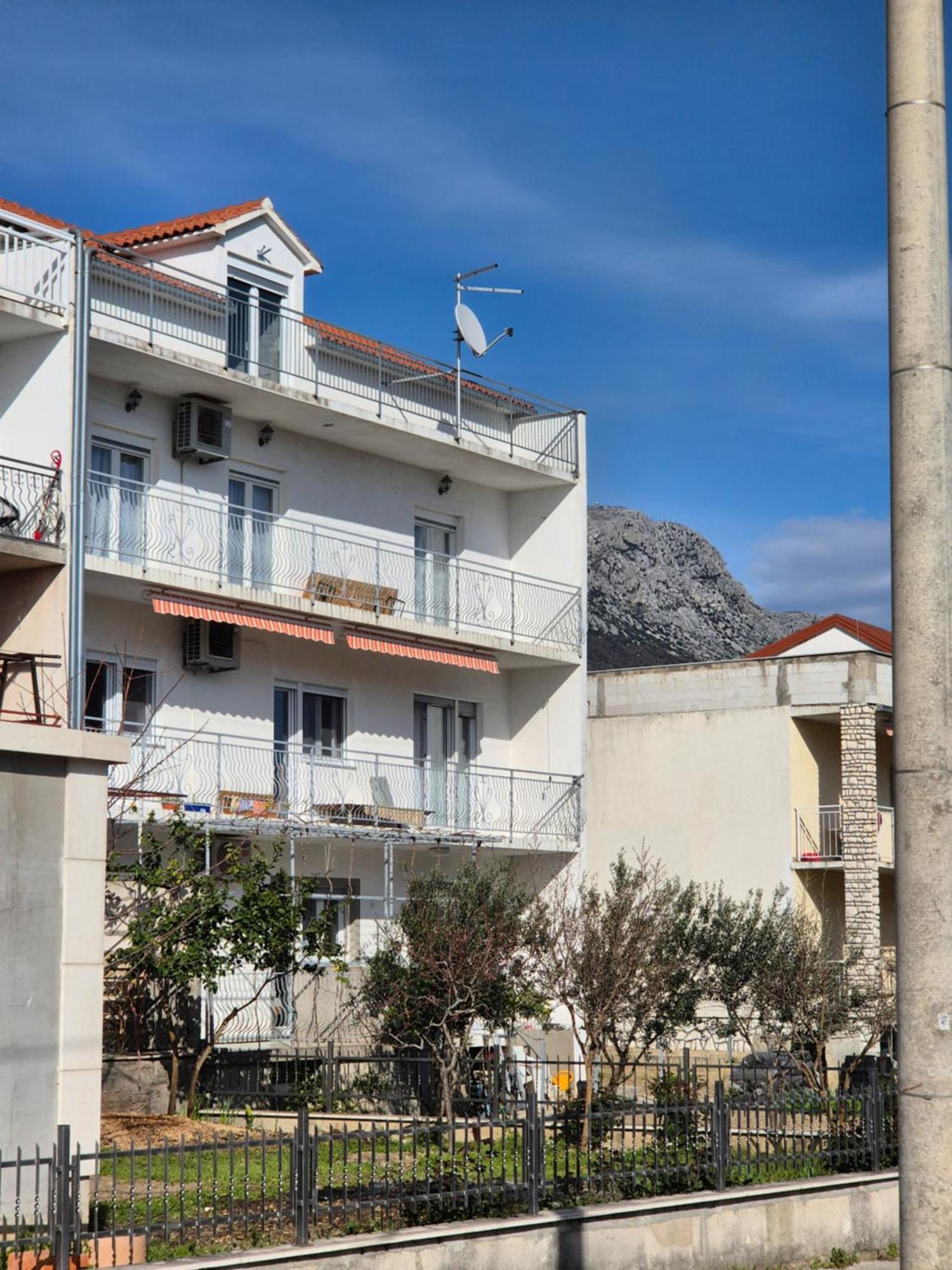 Josip Veliki Apartment Kastela Exterior photo